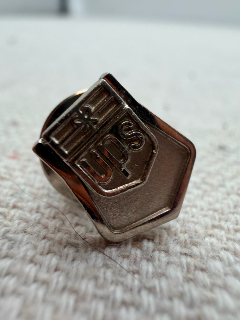 UPS Pin